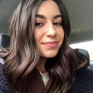 Meet your Posher, Elizabeth